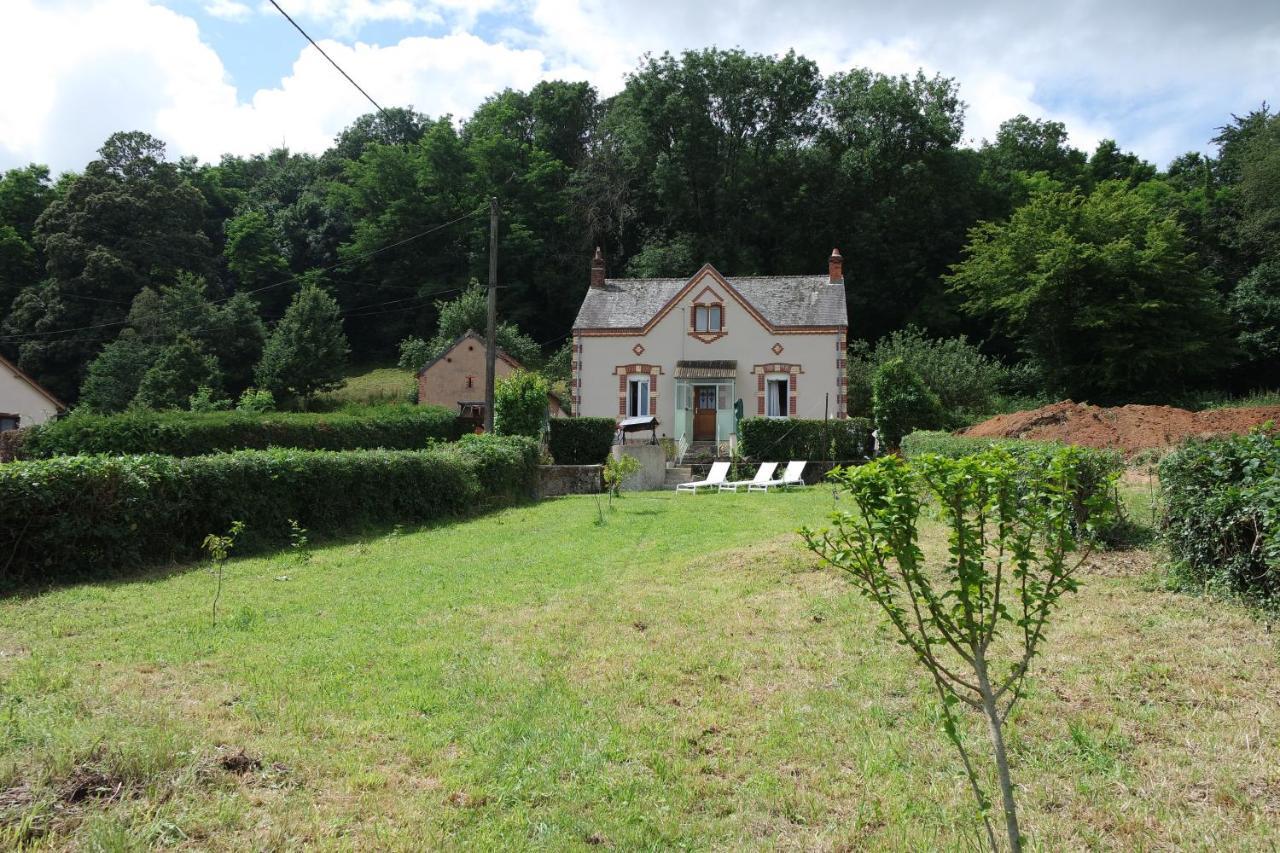 Issy-l'Eveque Domaine Du Pavillon Gite 15 Personnes מראה חיצוני תמונה