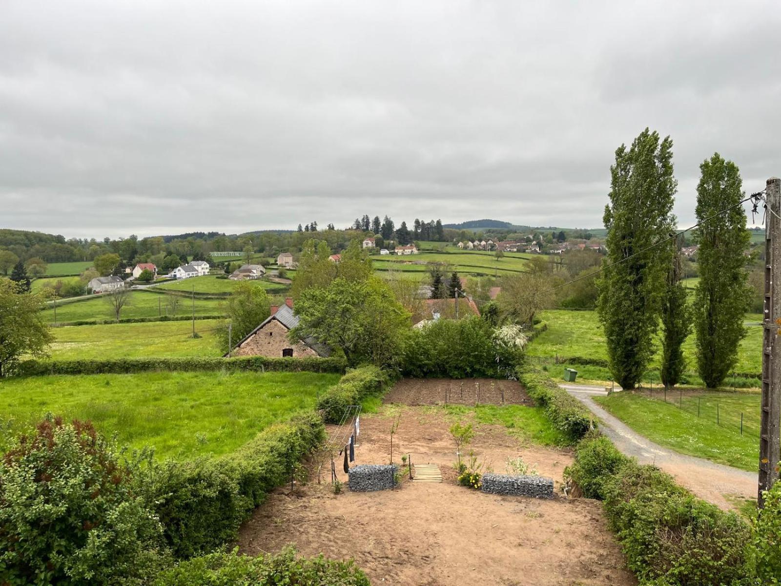 Issy-l'Eveque Domaine Du Pavillon Gite 15 Personnes מראה חיצוני תמונה